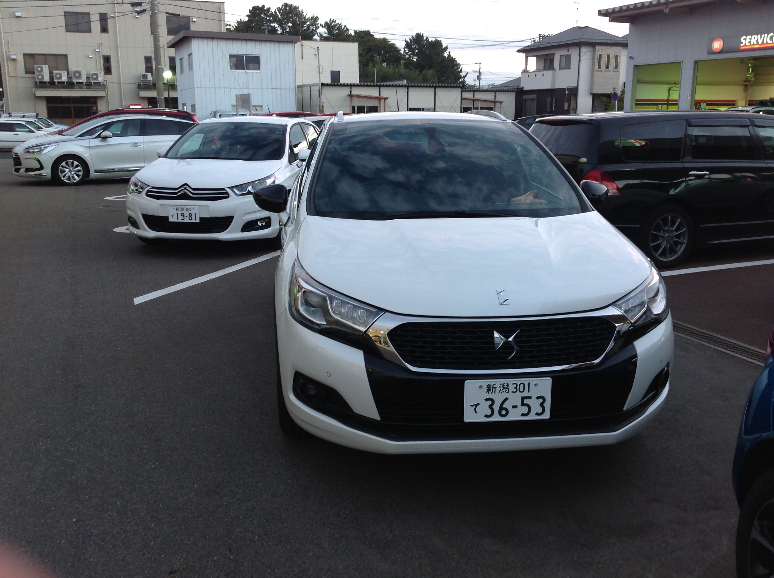 DS4クロスバックBlueHDi試乗車！