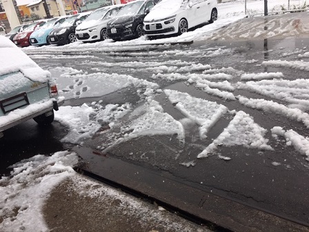 雪に悩まされる季節がやって来ました