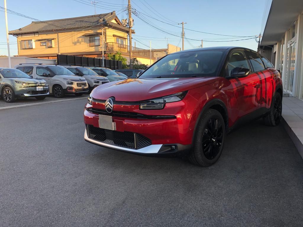 【新登場】C4 MAX HYBRID ブラックルーフ仕様 発売開始！