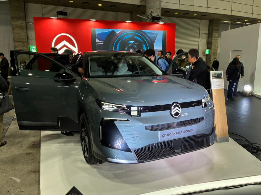 【先行チェック】新型シトロエンC5エアクロスに“ハイブリッド”登場？オーナー様から写真いただきました。
