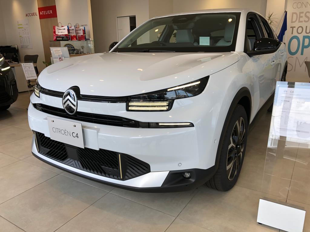 シトロエンC4 Max Hybrid　第1号車